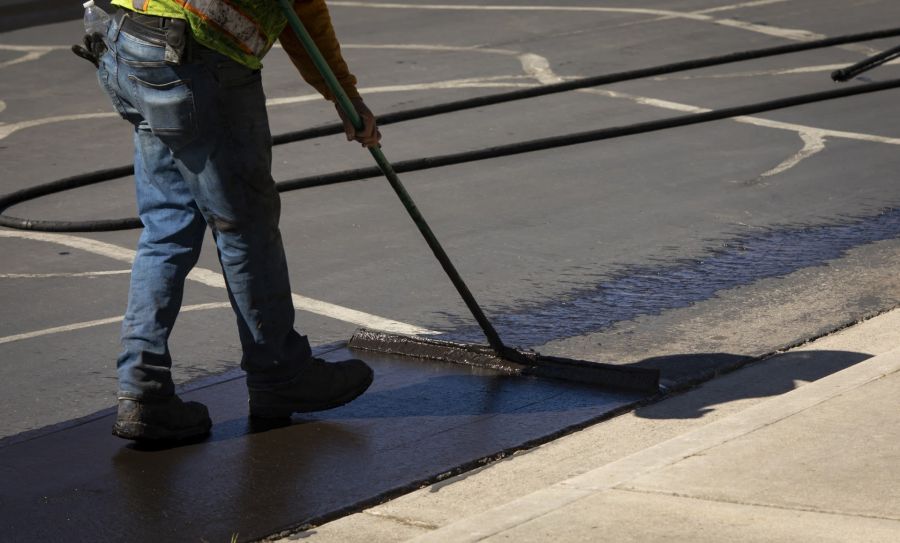 Asphalt sealcoating by The Asphalt Company LLC